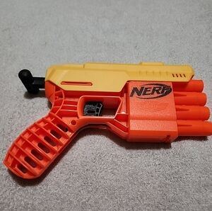 Nerf Alpha Strike Elite Fang QS-4 Dart Gun